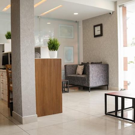 Sulu Residency Hotel Kochi Eksteriør billede
