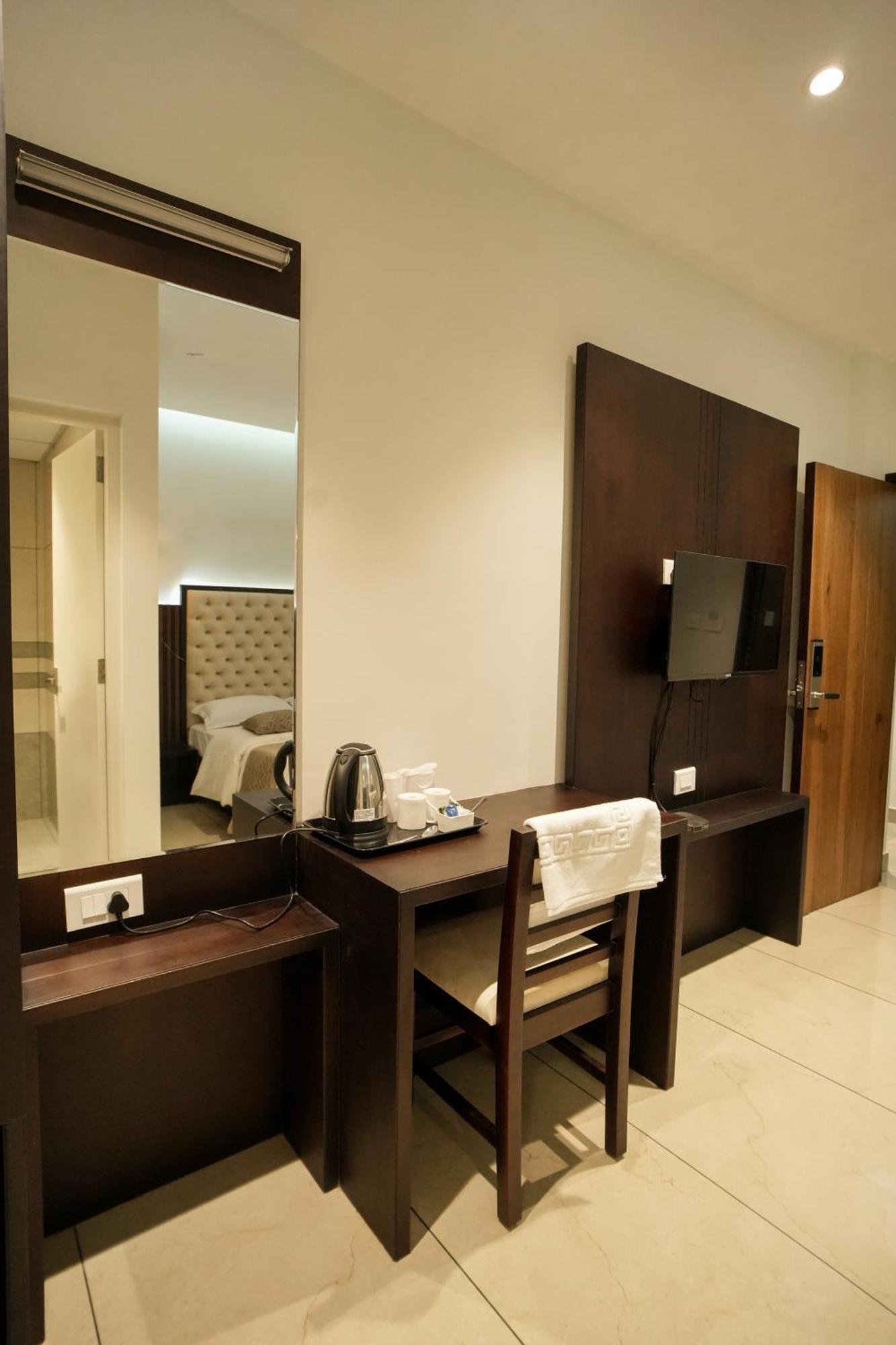 Sulu Residency Hotel Kochi Eksteriør billede